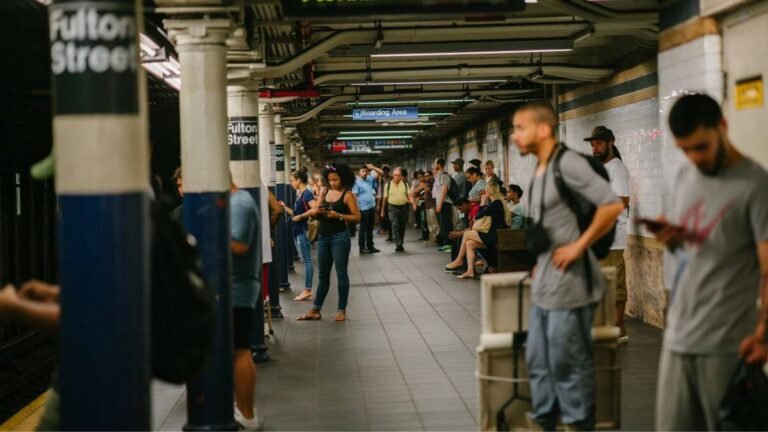 Busy evening commute showing why hourly demand patterns matter for transport operators