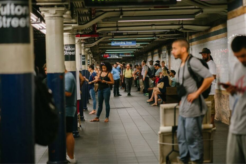 Busy evening commute showing why hourly demand patterns matter for transport operators