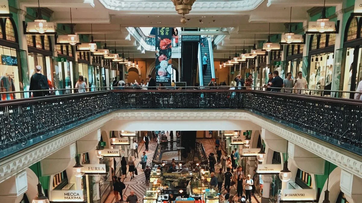 Multi-store retail analytics store role archetypes for fair location comparison